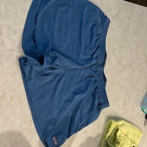 Women’s Patagonia baggies 5 inch size large